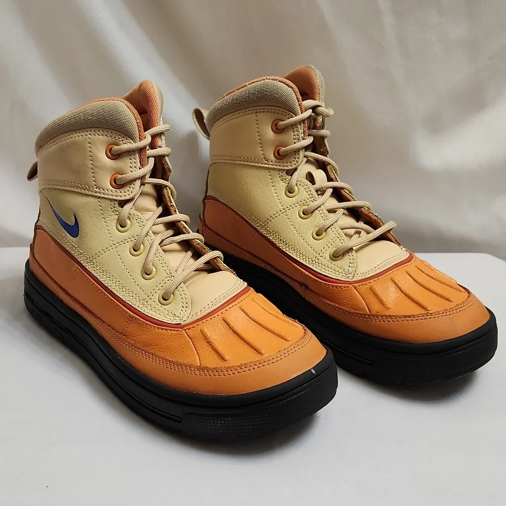 Nike ACG Woodside 2 High-top Orange Tan Lace-up Boots (Big Kids Size 4Y)